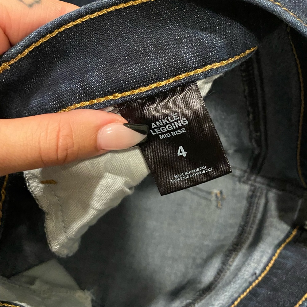 Express - Mid Rise Jeans - Picture 2 of 3